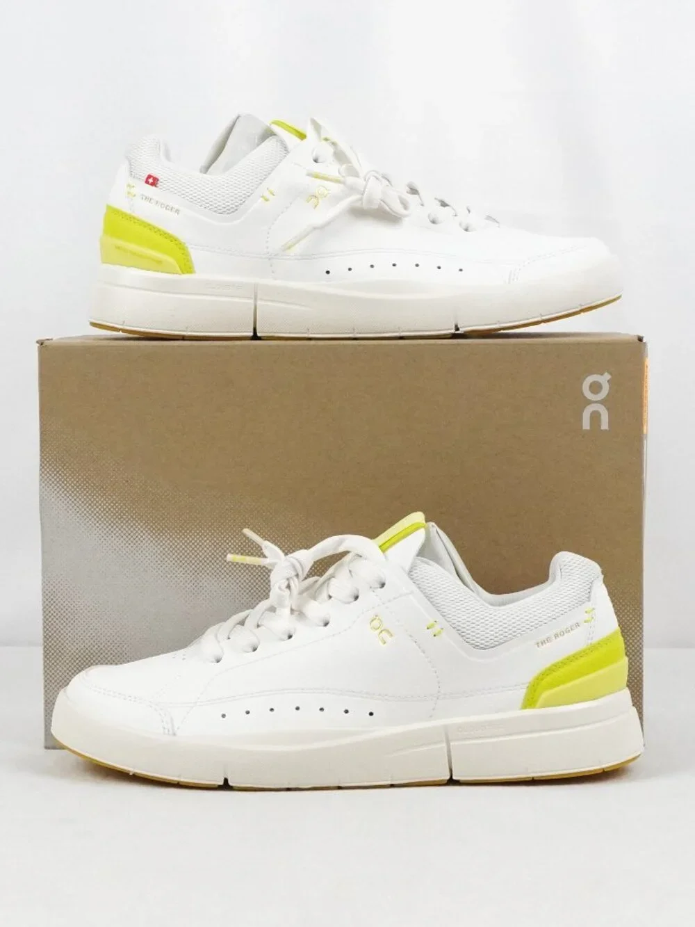 ON THE ROGER Centre Court Sneakers In White/Limelight - Women's Size 9 - NEW
